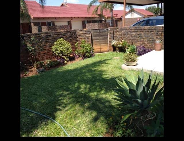 2 BEDROOM TOWNHOUSE FOR SALE IN THE ORCHARDS